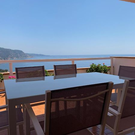 ⭑ Terrace + Sea Views + Private Beach. What Else? ⭑ توسا ذي مار المظهر الخارجي الصورة