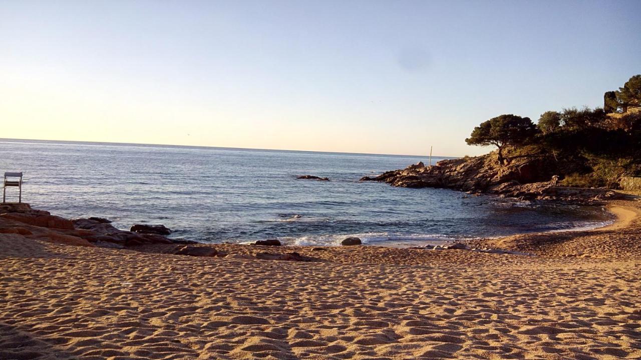 ⭑ Terrace + Sea Views + Private Beach. What Else? ⭑ توسا ذي مار المظهر الخارجي الصورة